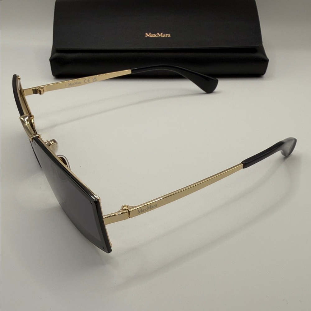 MaxMara Black Sunglasses with Gold Details - Picture 3 of 4